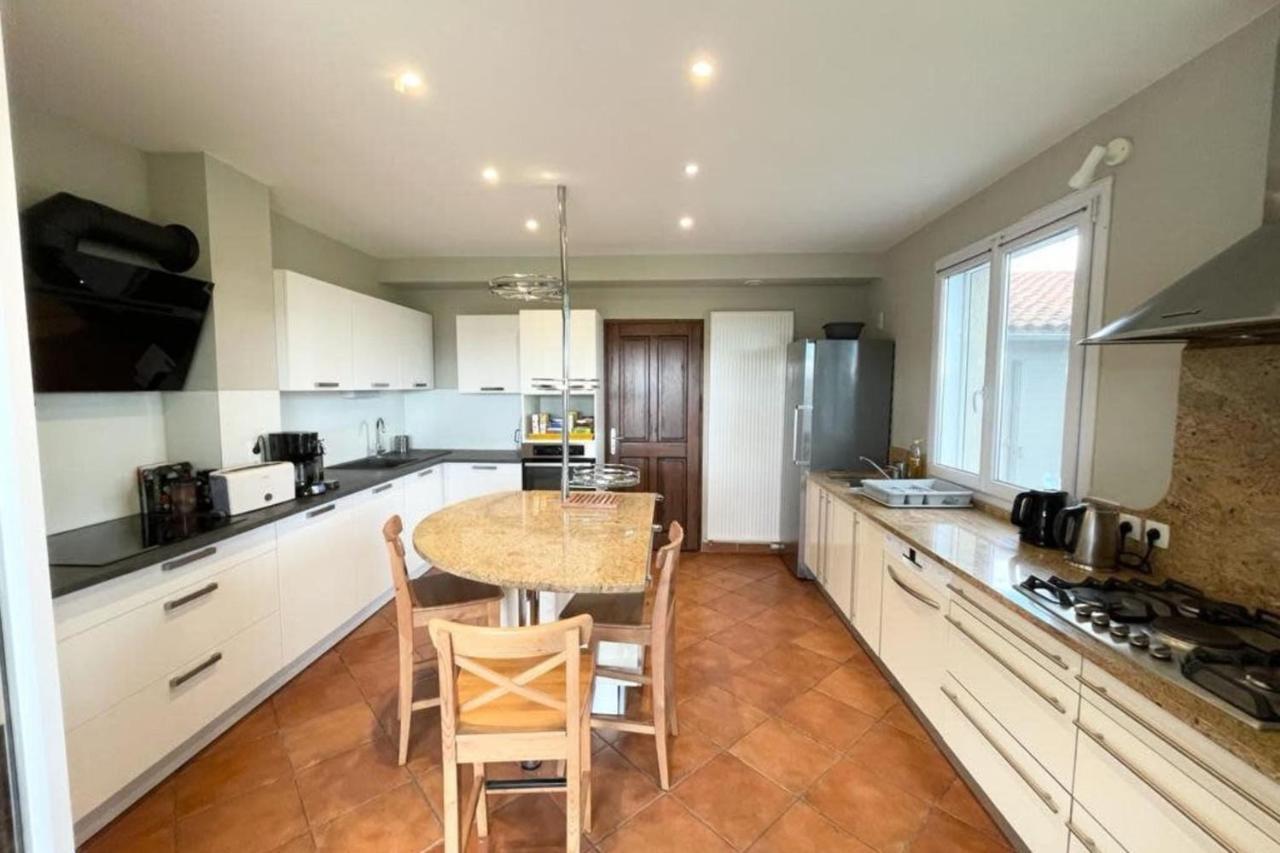 Family Villa At 1H15 From Lyon Precieux Екстер'єр фото